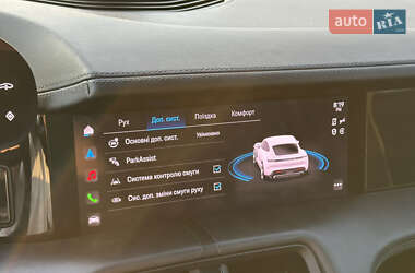 Седан Porsche Taycan 2020 в 