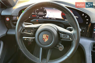 Седан Porsche Taycan 2020 в 