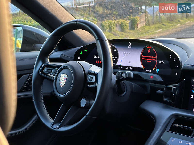 Седан Porsche Taycan 2020 в Львове