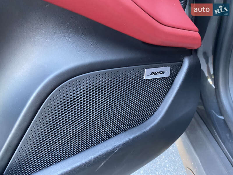 Седан Porsche Taycan 2019 в Киеве фото 14 Седан Porsche Taycan 2019 в Киеве