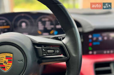 Седан Porsche Taycan 2021 в 