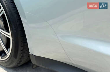 Седан Porsche Taycan 2021 в 