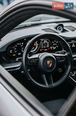 Седан Porsche Taycan 2021 в Виннице