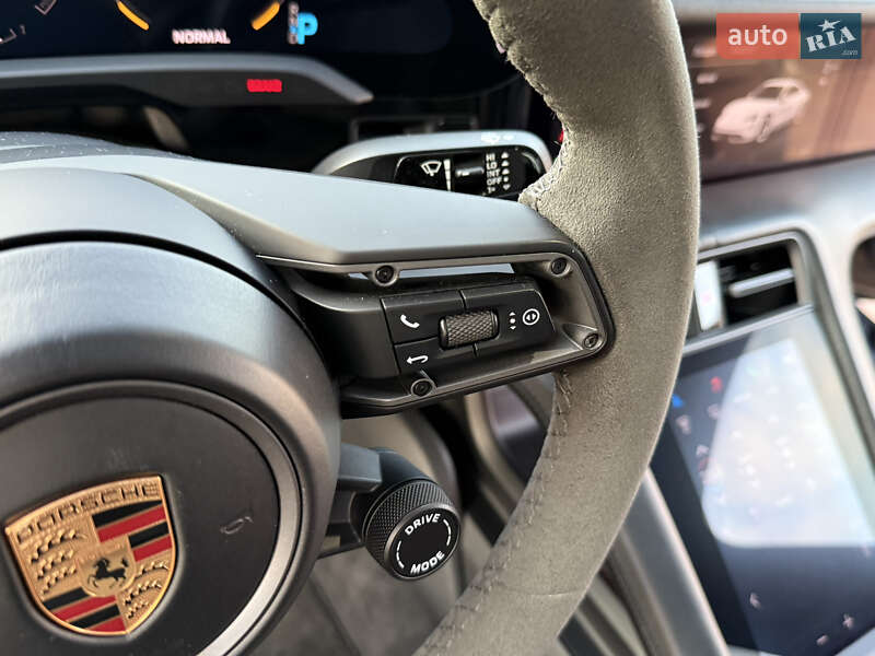 Седан Porsche Taycan 2020 в Рівному