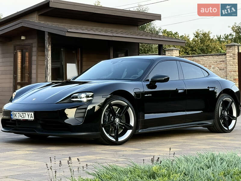 Седан Porsche Taycan 2020 в Рівному