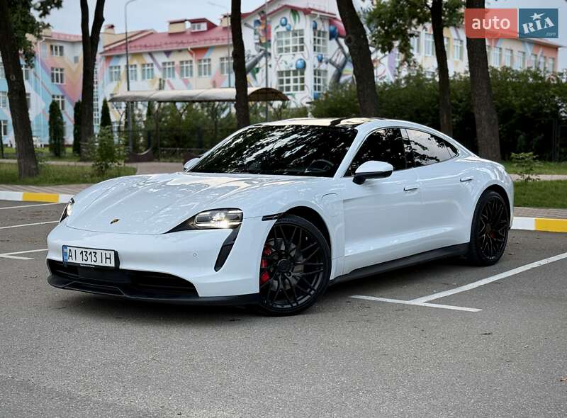 Седан Porsche Taycan 2021 в 