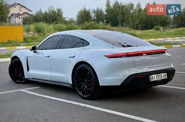 Седан Porsche Taycan 2021 в 