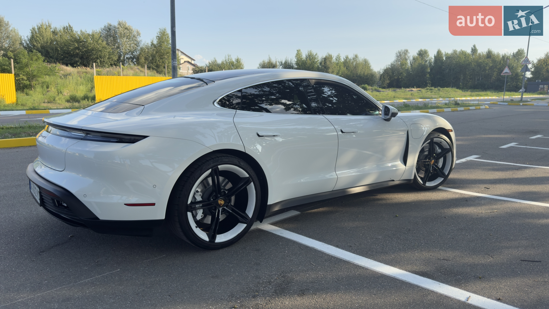 2022 Porsche Taycan - мініатюра 10