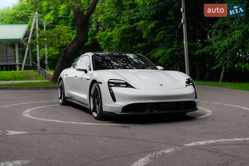 Седан Porsche Taycan 2020 в Львове
