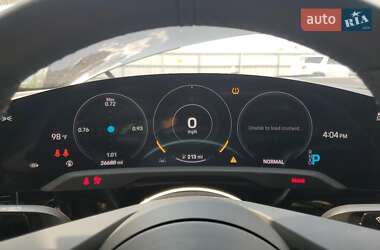 Седан Porsche Taycan 2020 в 