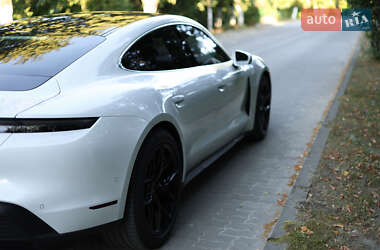 Седан Porsche Taycan 2021 в 