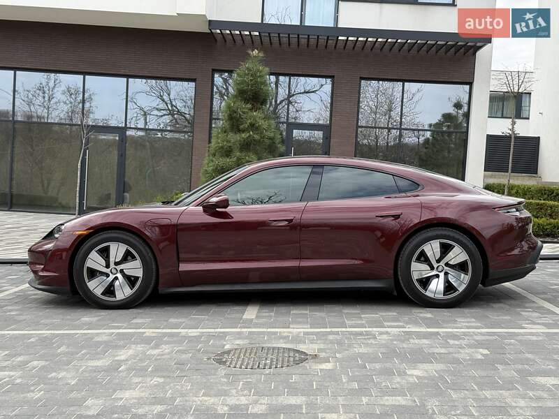 Седан Porsche Taycan 2023 в Ужгороде
