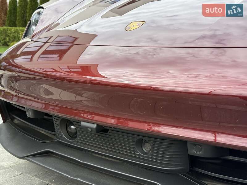 Седан Porsche Taycan 2023 в Ужгороде