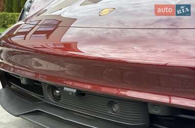 Седан Porsche Taycan 2023 в 