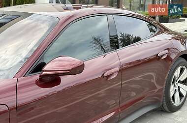 Седан Porsche Taycan 2023 в 