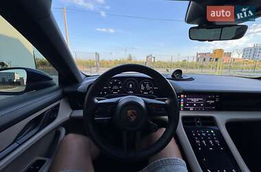 Седан Porsche Taycan 2020 в 