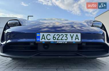 Седан Porsche Taycan 2020 в 