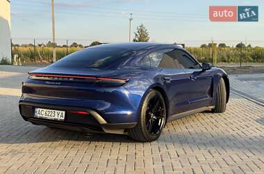 Седан Porsche Taycan 2020 в 