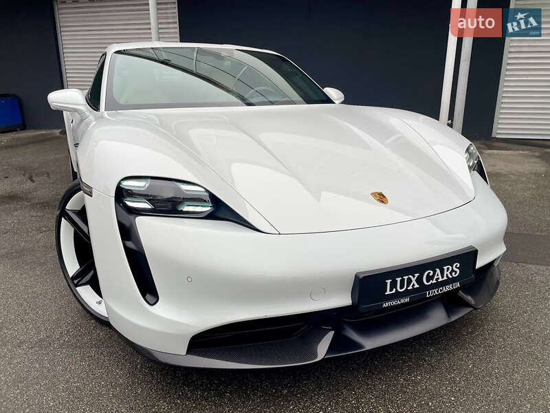 Седан Porsche Taycan 2020 в Киеве
