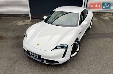 Седан Porsche Taycan 2020 в 