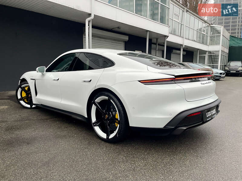 Седан Porsche Taycan 2020 в Киеве