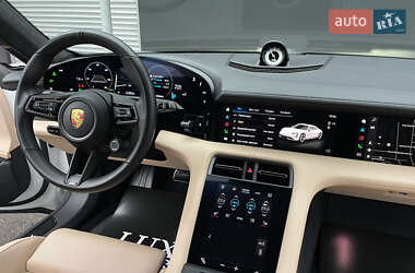 Седан Porsche Taycan 2020 в 
