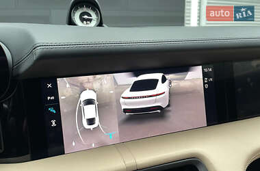 Седан Porsche Taycan 2020 в 