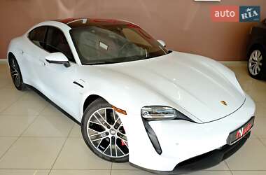 Седан Porsche Taycan 2022 в 