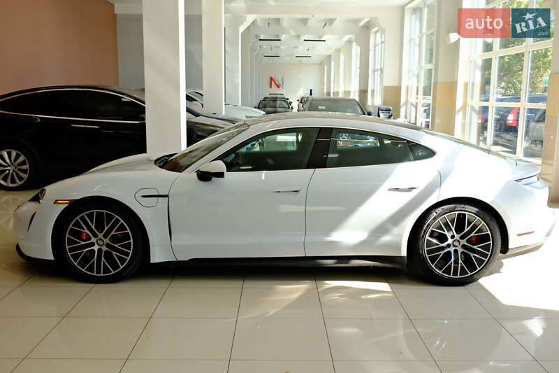 Седан Porsche Taycan 2022 в Одессе