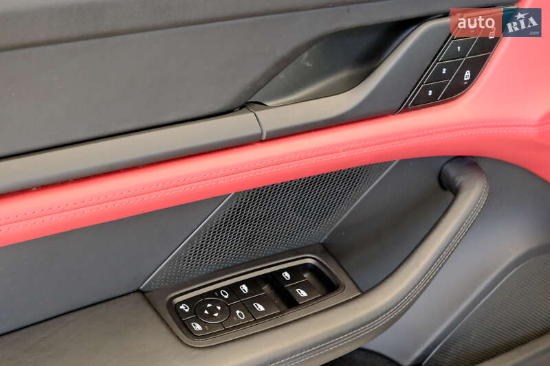 Седан Porsche Taycan 2022 в Одессе