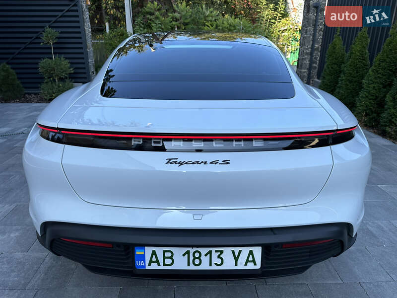Седан Porsche Taycan 2020 в Виннице