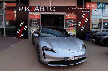 Седан Porsche Taycan 2021 в Львове