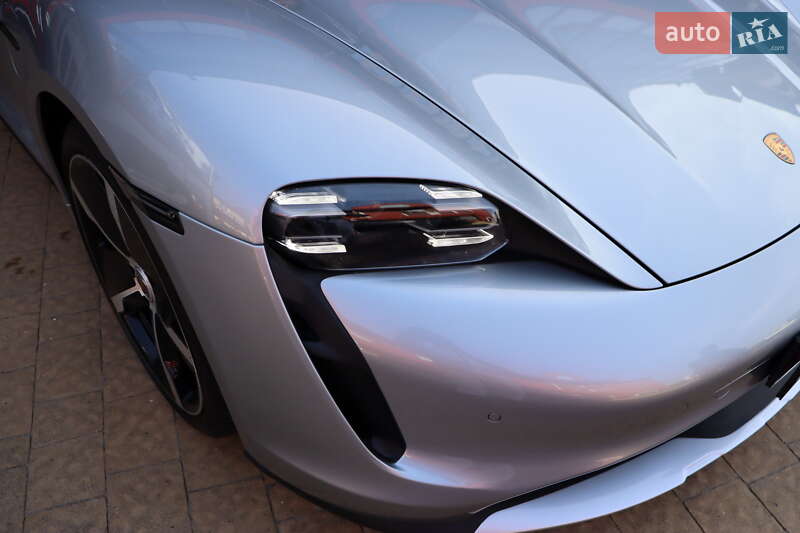 Седан Porsche Taycan 2021 в Львове