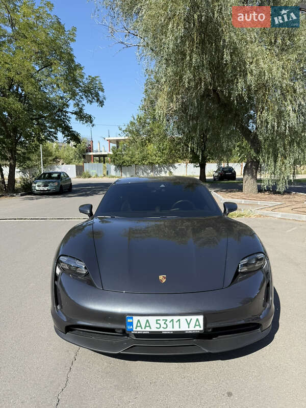 Седан Porsche Taycan 2020 в Дніпрі