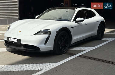 Седан Porsche Taycan 2021 в Киеве