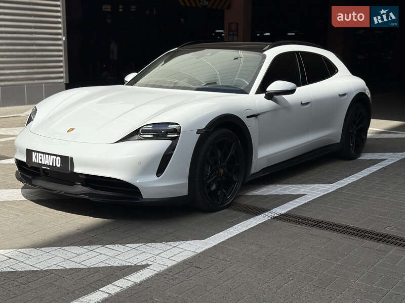 Седан Porsche Taycan 2021 в 