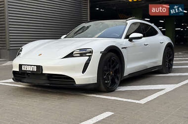 Седан Porsche Taycan 2021 в 