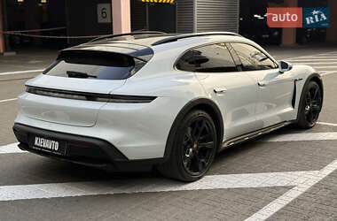 Седан Porsche Taycan 2021 в 