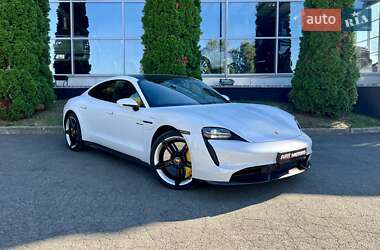 Седан Porsche Taycan 2020 в 
