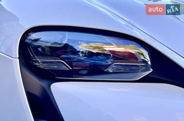 Седан Porsche Taycan 2020 в 