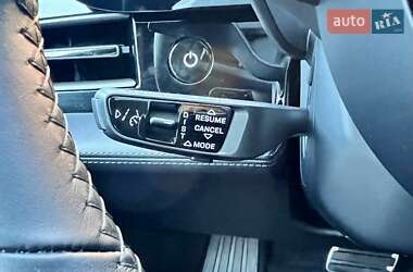 Седан Porsche Taycan 2020 в 
