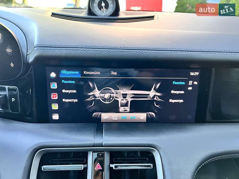 Седан Porsche Taycan 2020 в Киеве фото 53 Седан Porsche Taycan 2020 в Киеве