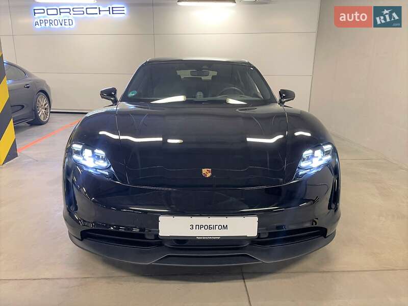Седан Porsche Taycan 2023 в Киеве