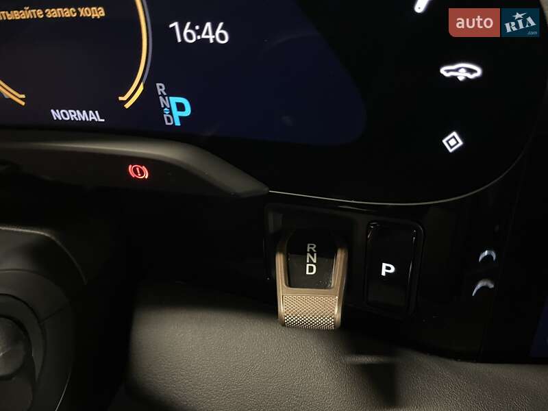 Седан Porsche Taycan 2023 в Киеве