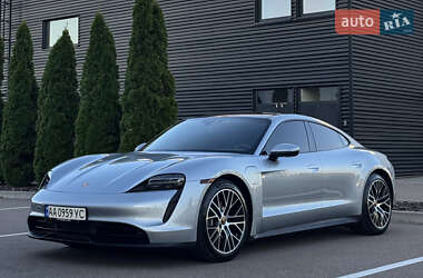 Porsche Taycan 2021