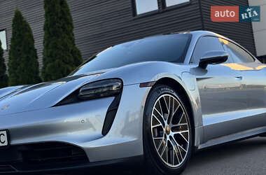 Седан Porsche Taycan 2021 в Киеве