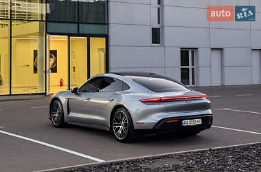 Седан Porsche Taycan 2021 в Киеве