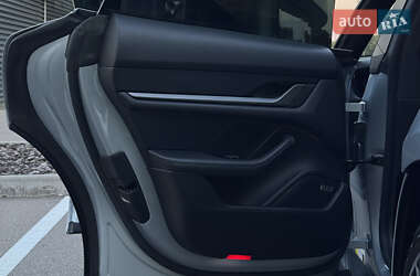 Седан Porsche Taycan 2021 в Киеве