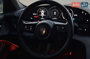 Седан Porsche Taycan 2021 в Киеве