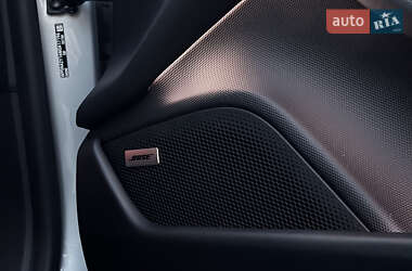 Седан Porsche Taycan 2021 в Киеве